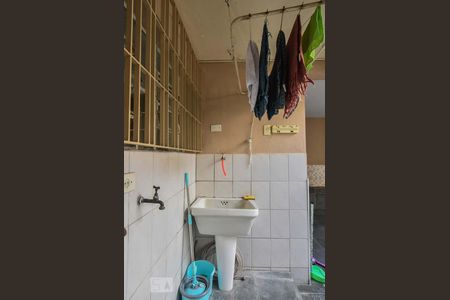 Casa à venda com 117m², 4 quartos e 2 vagasLavanderia