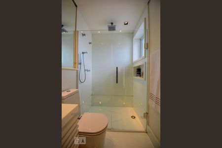 Apartamento para alugar com 121m², 2 quartos e 2 vagasBanheiro