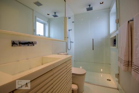 Apartamento para alugar com 121m², 2 quartos e 2 vagasBanheiro