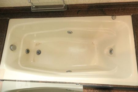 Casa à venda com 600m², 5 quartos e 3 vagasBanheiro da suíte 4