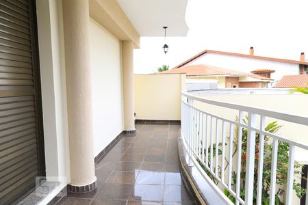 Casa à venda com 600m², 5 quartos e 3 vagasVaranda da suíte 3 e 4