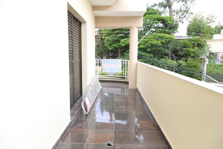 Casa à venda com 600m², 5 quartos e 3 vagasVaranda da suíte 3 e 4