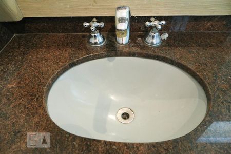 Casa à venda com 600m², 5 quartos e 3 vagasBanheiro da suíte 3