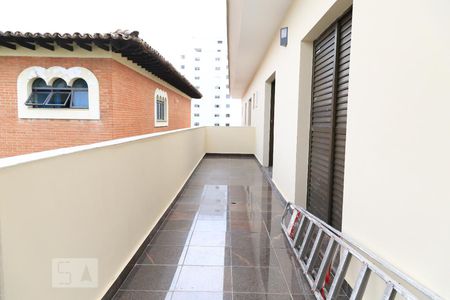 Casa à venda com 600m², 5 quartos e 3 vagasVaranda da suíte 3 e 4