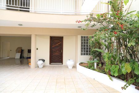 Casa à venda com 600m², 5 quartos e 3 vagasEntrada