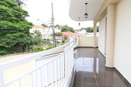 Casa à venda com 600m², 5 quartos e 3 vagasVaranda da suíte 3 e 4