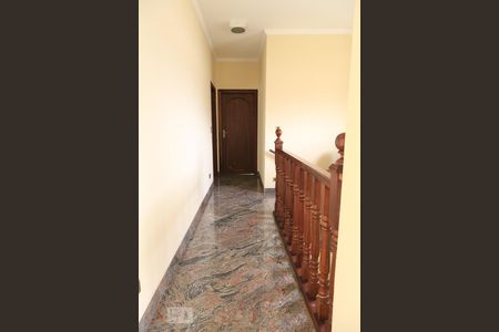 Casa à venda com 600m², 5 quartos e 3 vagasCorredor