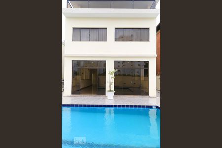 Casa à venda com 600m², 5 quartos e 3 vagasFundos da casa