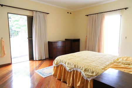 Casa à venda com 600m², 5 quartos e 3 vagasSuíte 4