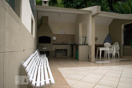 Apartamento à venda com 55m², 2 quartos e 1 vaga Apartamento à venda com 55m², 2 quartos e 1 vagaCHURRASQUEIRA