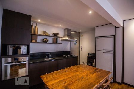 Cozinha de apartamento para alugar com 2 quartos, 105m² em Paraíso, São Paulo