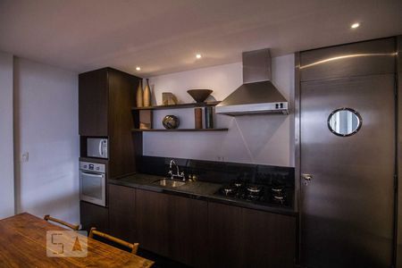 Cozinha de apartamento para alugar com 2 quartos, 105m² em Paraíso, São Paulo
