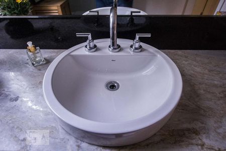 Apartamento para alugar com 105m², 2 quartos e 2 vagas Apartamento para alugar com 105m², 2 quartos e 2 vagasBanheiro