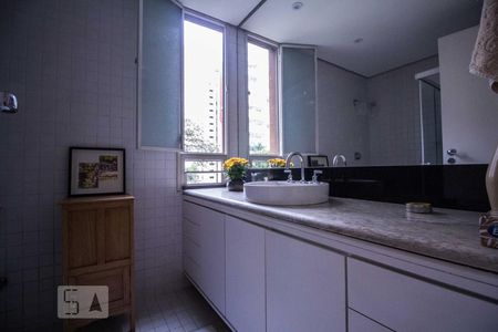 Apartamento para alugar com 105m², 2 quartos e 2 vagas Apartamento para alugar com 105m², 2 quartos e 2 vagasBanheiro