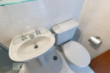 Apartamento à venda com 65m², 2 quartos e 1 vaga Apartamento à venda com 65m², 2 quartos e 1 vagaBanheiro Social