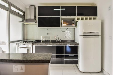 Cozinha de apartamento para alugar com 3 quartos, 66m² em Jardim Taquaral, São Paulo