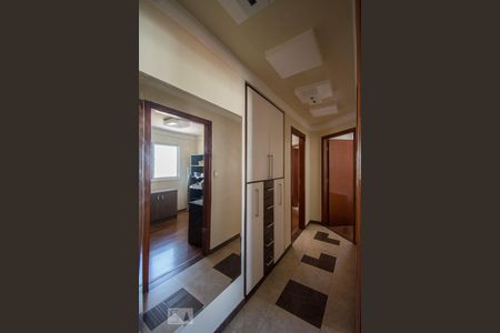 Corredor de apartamento para alugar com 3 quartos, 162m² em Santa Maria, São Caetano do Sul