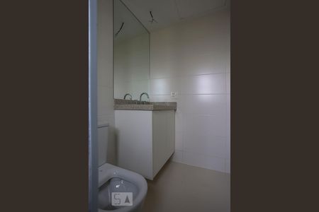Banheiro de kitnet/studio para alugar com 1 quarto, 41m² em Sumarezinho, São Paulo