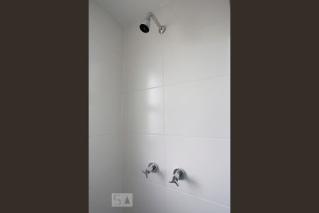 Banheiro de kitnet/studio para alugar com 1 quarto, 41m² em Sumarezinho, São Paulo