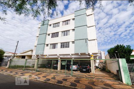 Apartamento à venda com 80m², 2 quartos e 1 vagaFachada do prédio