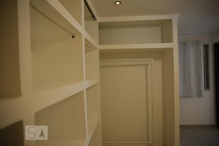Apartamento à venda com 40m², 1 quarto e 1 vagaQuarto 1 com suíte  - Armários