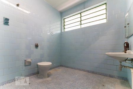 Casa à venda com 370m², 5 quartos e 3 vagasBanheiro