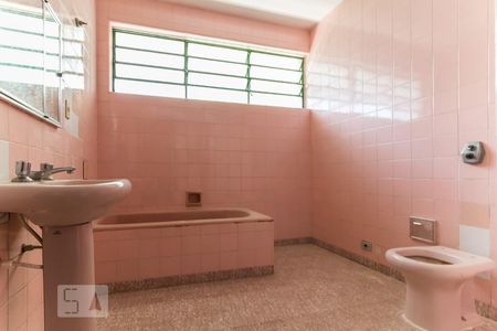 Banheiro de casa à venda com 5 quartos, 370m² em Campestre, Santo André