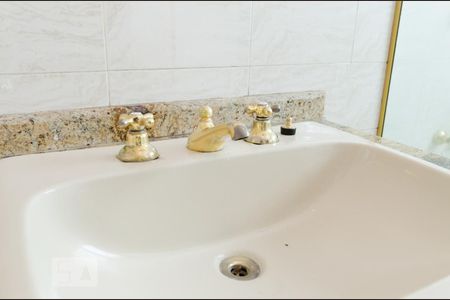 Casa à venda com 266m², 3 quartos e 4 vagasBanheiro da Suíte