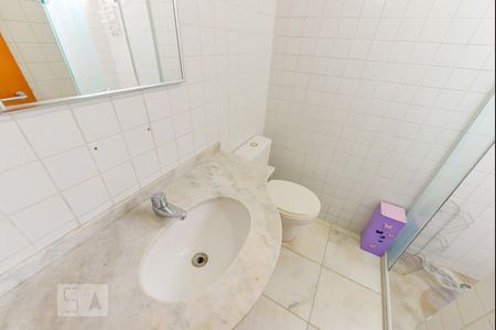 Studio para alugar com 30m², 1 quarto e 1 vaga Studio para alugar com 30m², 1 quarto e 1 vagaBanheiro