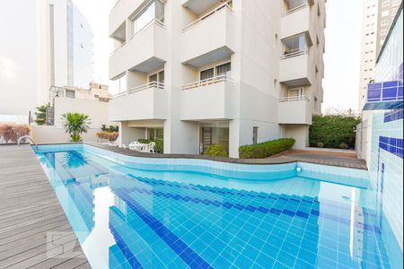 Studio para alugar com 30m², 1 quarto e 1 vaga Studio para alugar com 30m², 1 quarto e 1 vagaPiscina