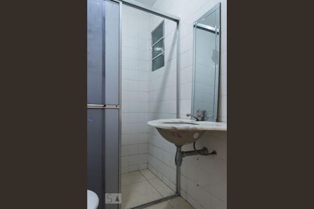 Banheiro de apartamento para alugar com 2 quartos, 55m² em Aclimação, São Paulo