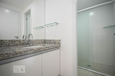 Banheiro de apartamento à venda com 1 quarto, 44m² em Vila Andrade, São Paulo
