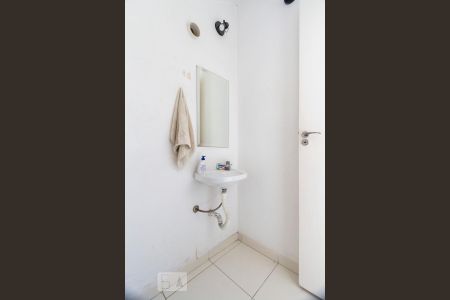 Lavabo de casa para alugar com 2 quartos, 74m² em Vila Monte Alegre, São Paulo