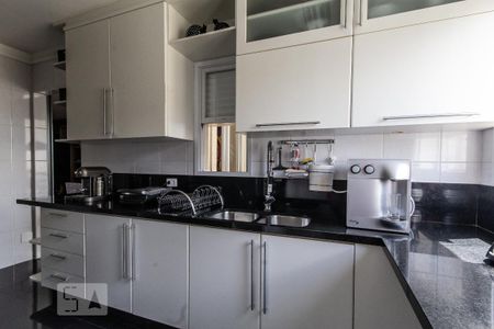 Apartamento para alugar com 150m², 2 quartos e 3 vagas Apartamento para alugar com 150m², 2 quartos e 3 vagasCozinha