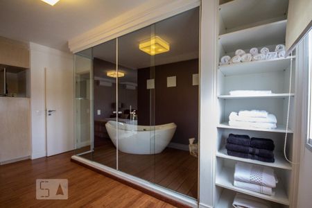Apartamento para alugar com 150m², 2 quartos e 3 vagas Apartamento para alugar com 150m², 2 quartos e 3 vagasSuíte 2 (banheira)