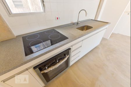 Cozinha de apartamento para alugar com 1 quarto, 52m² em Pinheiros, São Paulo