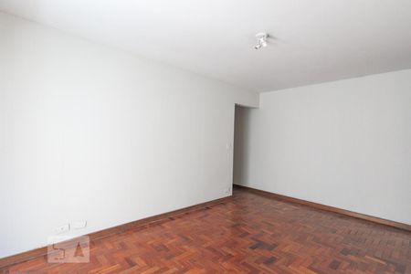 Apartamento para alugar com 80m², 2 quartos e 1 vagaSala