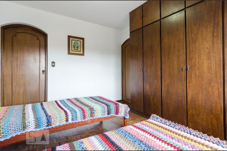 Casa à venda com 360m², 4 quartos e 4 vagas Casa à venda com 360m², 4 quartos e 4 vagasQuarto da Suíte de Hóspedes