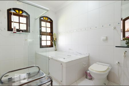 Casa à venda com 360m², 4 quartos e 4 vagas Casa à venda com 360m², 4 quartos e 4 vagasBanheiro da Suíte 3