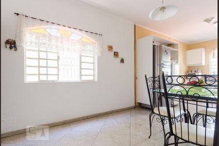Casa à venda com 360m², 4 quartos e 4 vagas Casa à venda com 360m², 4 quartos e 4 vagasCopa e Cozinha