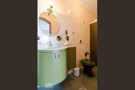 Casa à venda com 360m², 4 quartos e 4 vagas Casa à venda com 360m², 4 quartos e 4 vagasBanheiro da Suíte de Hóspedes