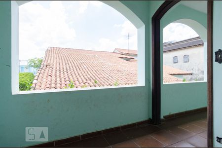 Casa à venda com 360m², 4 quartos e 4 vagas Casa à venda com 360m², 4 quartos e 4 vagasÁrea Superior da Edícula 2