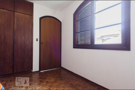 Casa à venda com 360m², 4 quartos e 4 vagas Casa à venda com 360m², 4 quartos e 4 vagasQuarto de Serviço