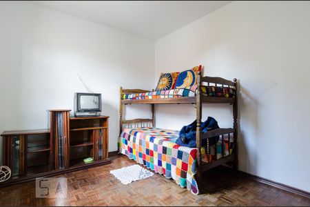 Casa à venda com 360m², 4 quartos e 4 vagas Casa à venda com 360m², 4 quartos e 4 vagasQuarto de Serviço