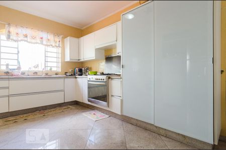 Casa à venda com 360m², 4 quartos e 4 vagas Casa à venda com 360m², 4 quartos e 4 vagasCopa e Cozinha