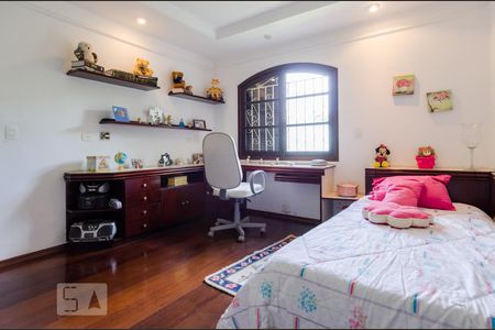 Casa à venda com 360m², 4 quartos e 4 vagas Casa à venda com 360m², 4 quartos e 4 vagasQuarto da Suíte 3