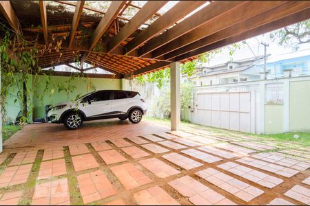 Casa à venda com 360m², 4 quartos e 4 vagas Casa à venda com 360m², 4 quartos e 4 vagasGaragem