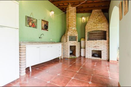 Casa à venda com 360m², 4 quartos e 4 vagas Casa à venda com 360m², 4 quartos e 4 vagasChurrasqueira