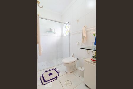 Casa à venda com 360m², 4 quartos e 4 vagas Casa à venda com 360m², 4 quartos e 4 vagasBanheiro da Suíte 1