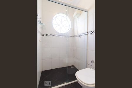 Casa à venda com 360m², 4 quartos e 4 vagas Casa à venda com 360m², 4 quartos e 4 vagasBanheiro da Suíte 2